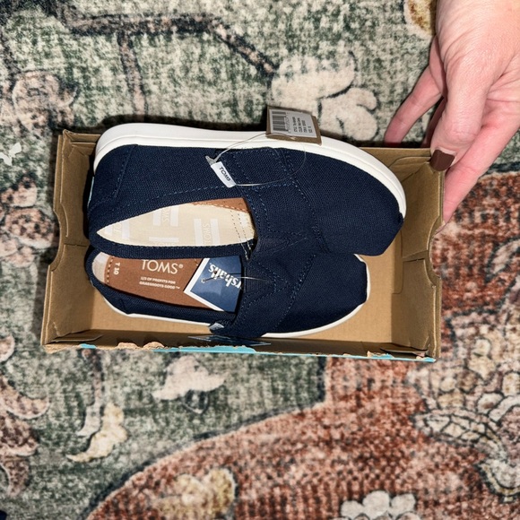 TOMS Navy Slip-On Loafers Toddler 10 - Picture 1 of 1